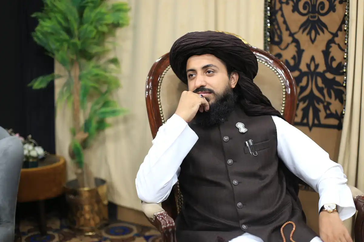 Create Stunning Posts with This Hafiz Saad Hussain Rizvi Image