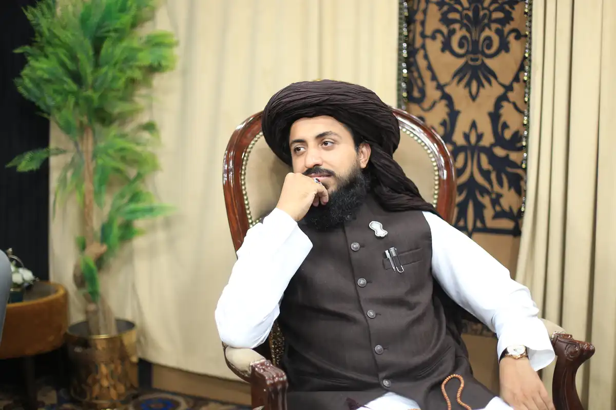 Make Your Content Pop with This Hafiz Saad Hussain Rizvi Photo