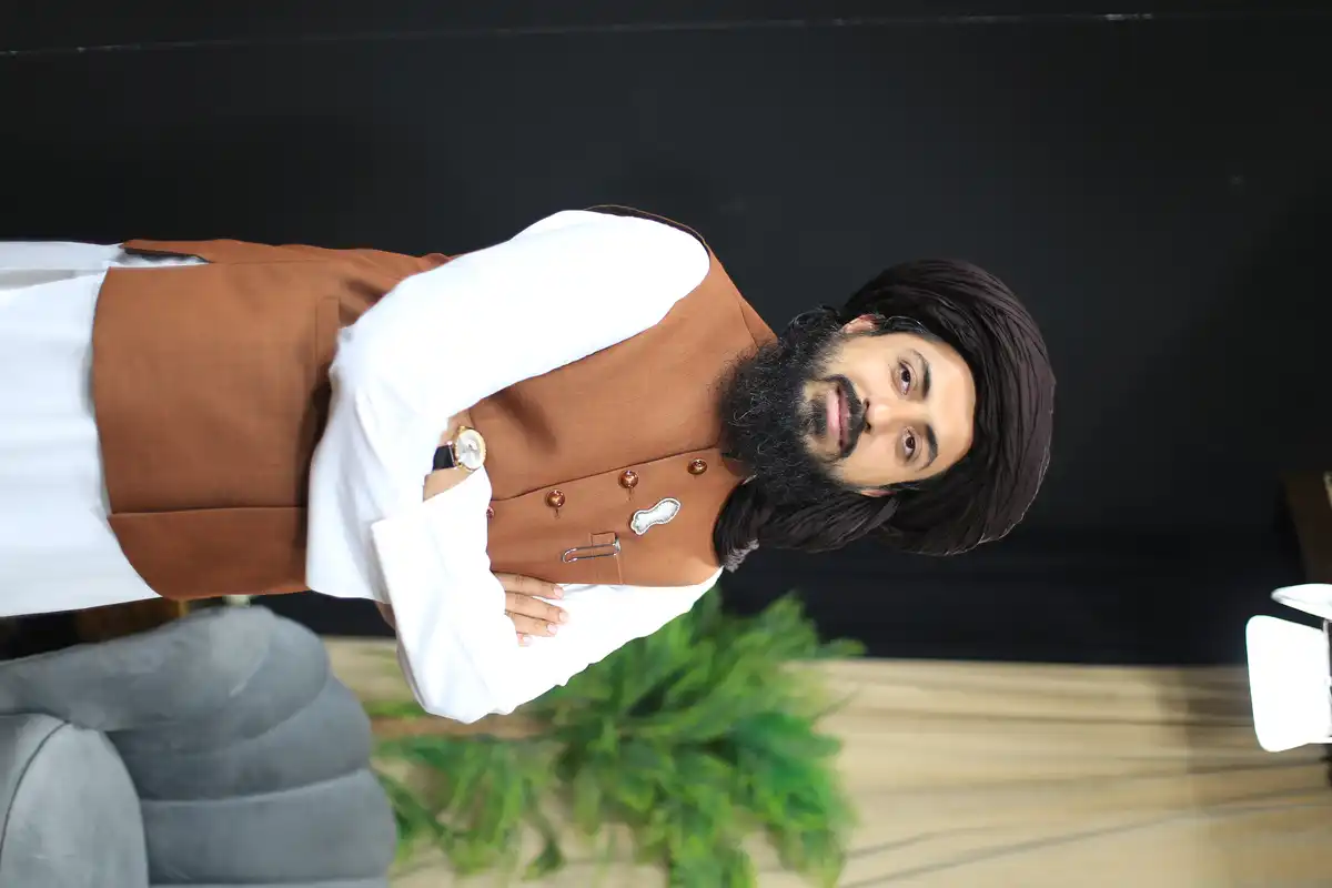 Level Up Your Visual Strategy with This Hafiz Saad Hussain Rizvi Photo